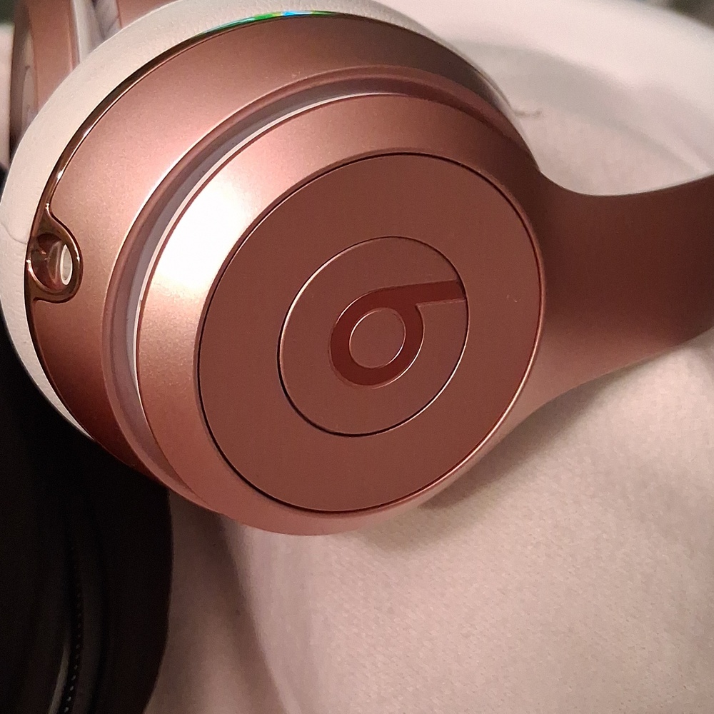 Beats Solo 3 Used Few Times. - Picture 13 of 13